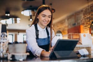 Révolutionnez votre restaurant avec un Serveur Vocal Interactif